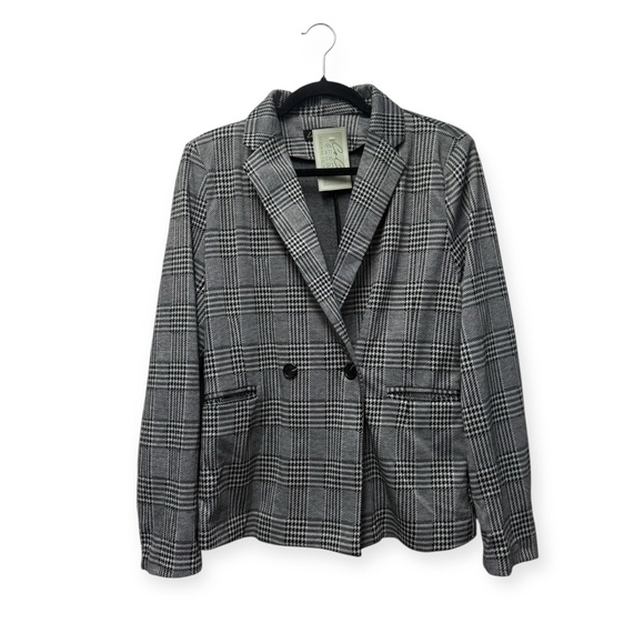 Love Tree Jackets & Blazers - Love Tree Plaid Blazer in Black and White